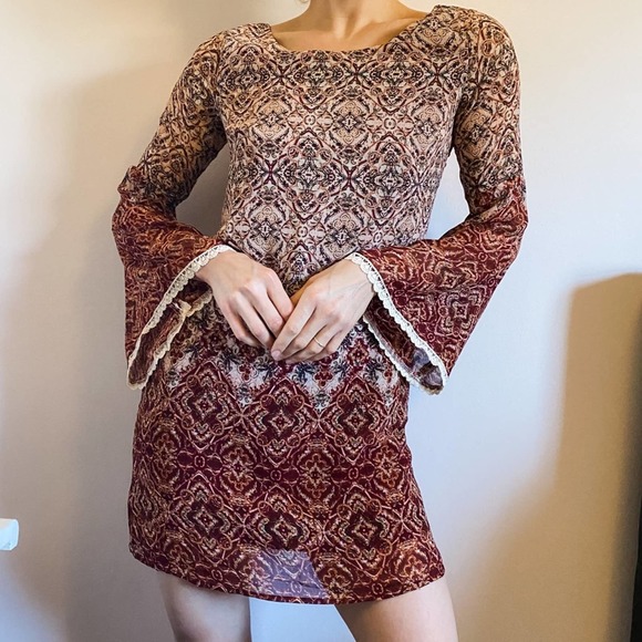 Xhilaration Dresses & Skirts - NWT Burgundy Beige Ombré Boho Bell Sleeve Dress